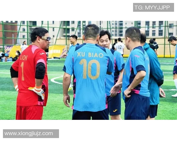 杭州足球队与广州足球队赛后复盘分析比赛节奏与战术表现